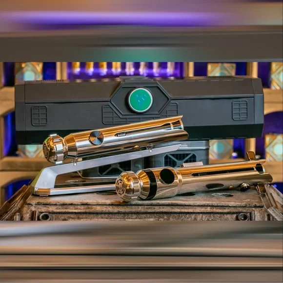 Star Wars Galaxy's Edge Ahsoka Tano Clone Wars Legacy Lightsabers and Blades Set - Picture 16 of 16